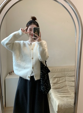 FENG甜甜_【白雪公主】韩系花朵针织开衫女秋冬长袖毛衣外套上衣