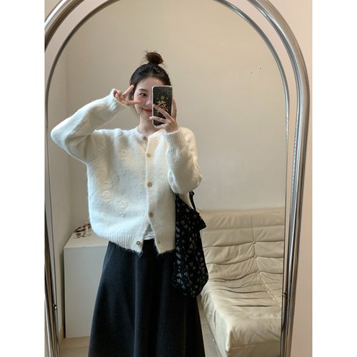 FENG甜甜_【白雪公主】韩系花朵针织开衫女秋冬长袖毛衣外套上衣