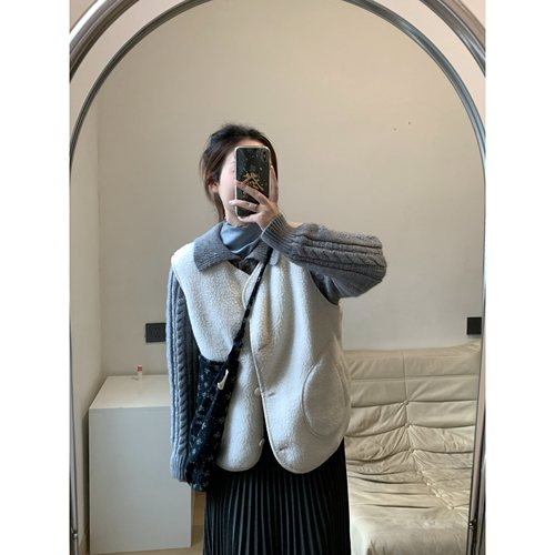 FENG甜甜_羊羔毛保暖马甲女冬季新款宽松百搭毛绒小背心外套上衣