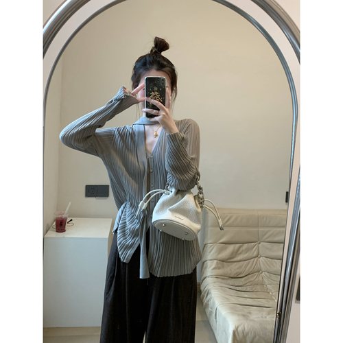 FENG甜甜_坑条v领飘带针织开衫女秋季新款莱赛尔显瘦气质温柔上衣