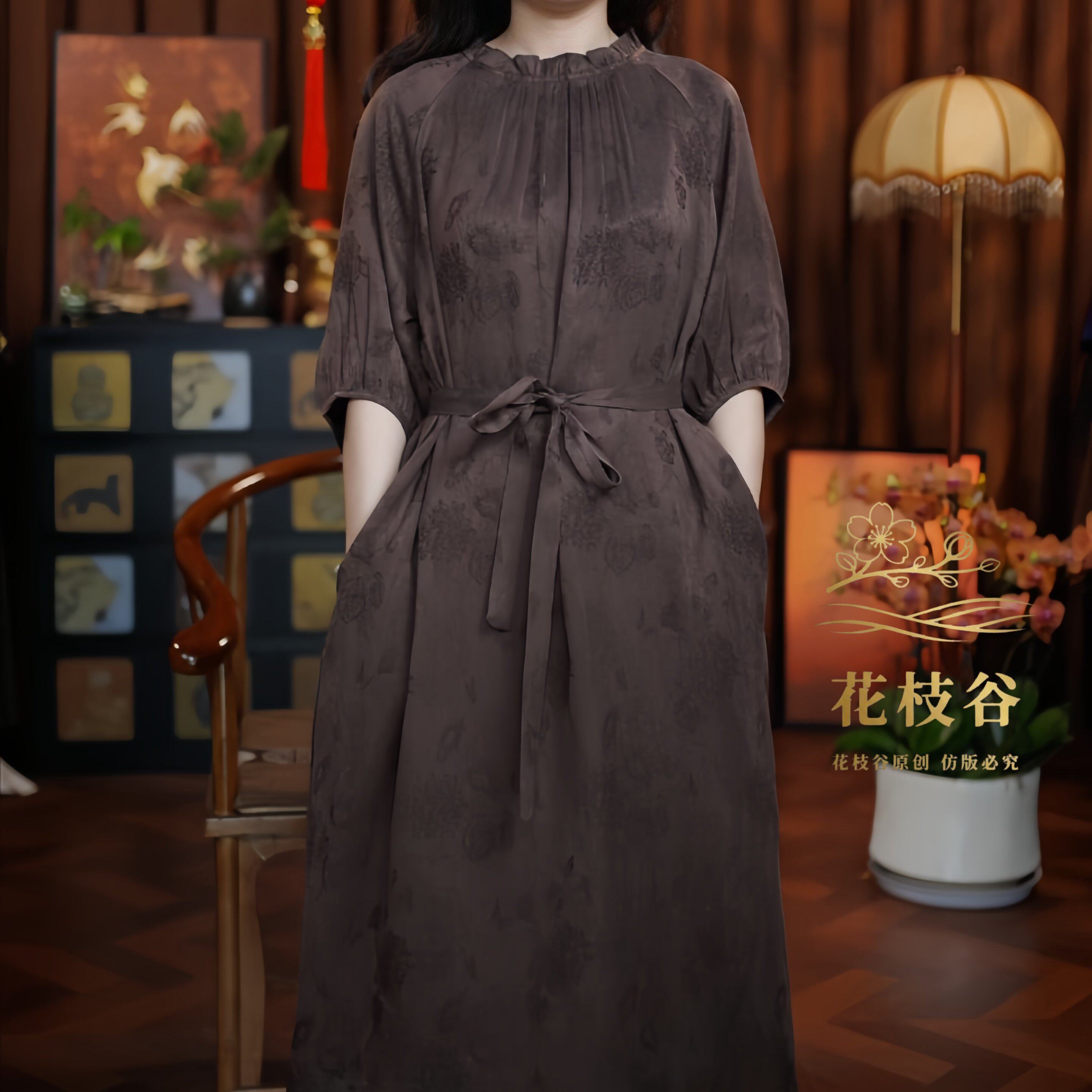 紫陌曙光（咖啡色）2026花边领五分袖新款提花老料挂霜连衣裙