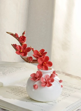 中国红色陶瓷手工捏花梅花瓶羊脂玉瓷花器插送礼瓷器摆件瓶组合