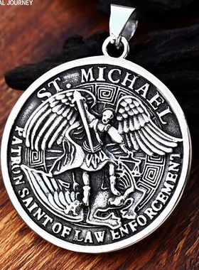 新款古希腊神话天使圆形吊牌欧美复古字母时尚个性潮男单身项链坠