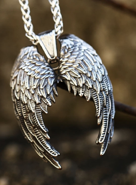 潮款天使翅膀钛钢轻奢项链