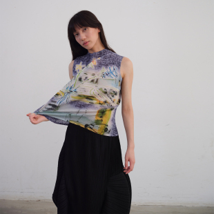 JANE 半高领背心 原创印花图案 无袖 压褶印花上衣 褶皱