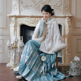 对襟琵琶袖 重工刺绣新中式 短比甲昭君袄厚外套 新款 明制汉服女冬装