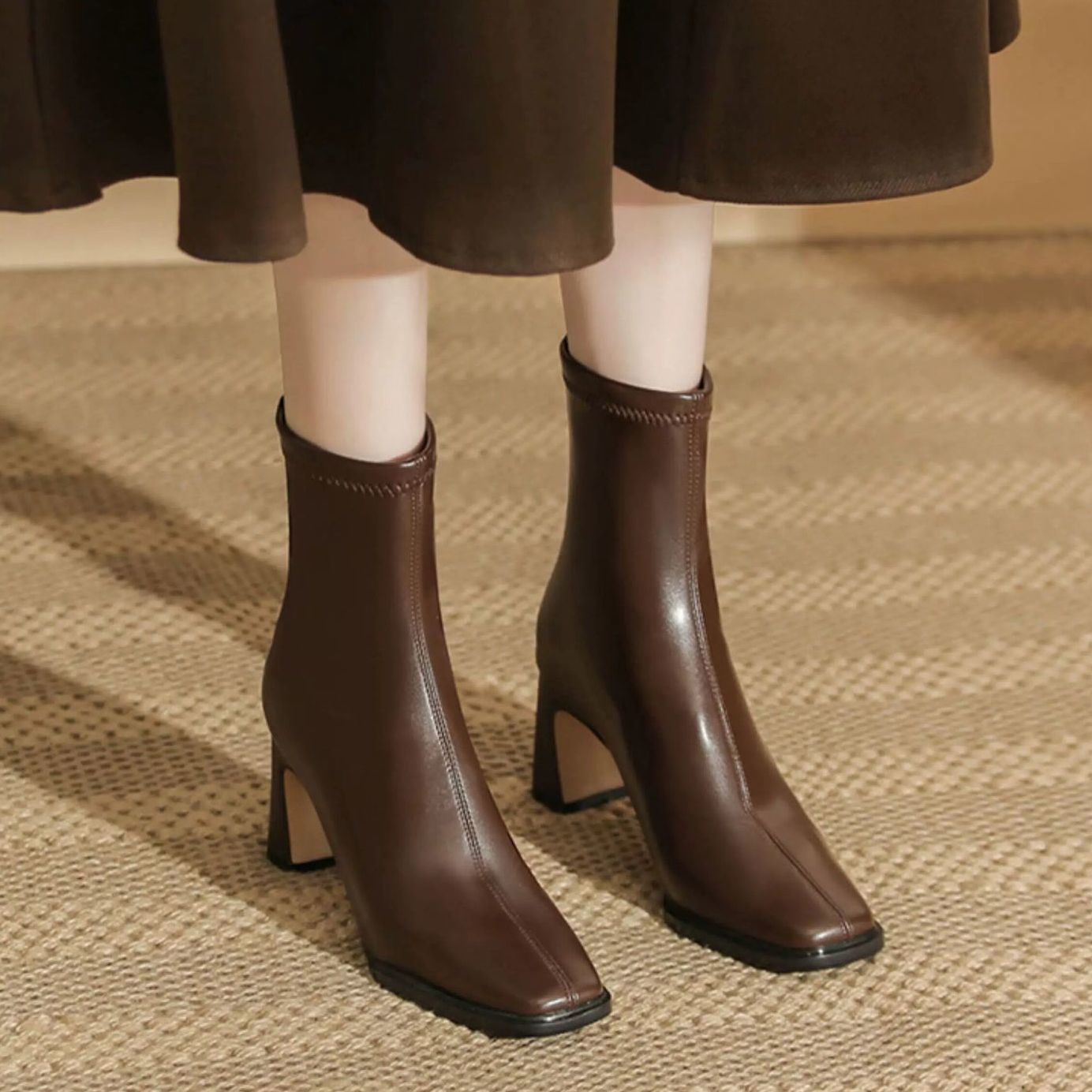 法式美拉德粗跟短靴女2025秋冬新款气质棕色方头瘦瘦靴高跟马丁靴