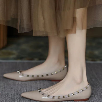 2025春铆钉鞋尖头平底鞋女芭蕾鞋漆皮大码平跟船鞋一蹬脚单鞋朋克