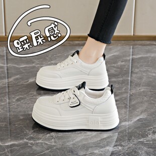 厚底小白鞋女款2026新款春季女鞋子百搭不累脚学生运动软底板鞋34