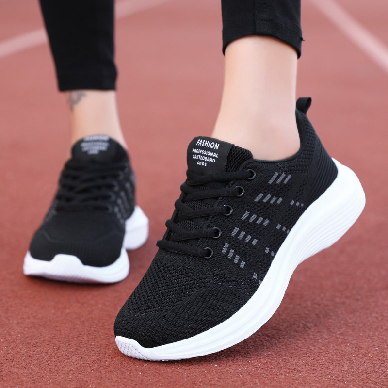 老北京布鞋春秋网面轻便休闲妈妈运动鞋中老年软底健步鞋旅游鞋女