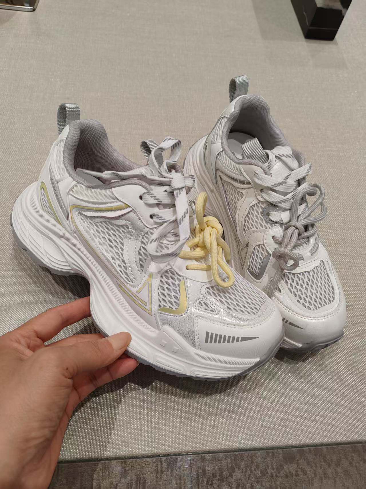 欧洲站厚底舒适真皮网面透气时尚休闲老爹鞋2026春夏新款休闲女鞋