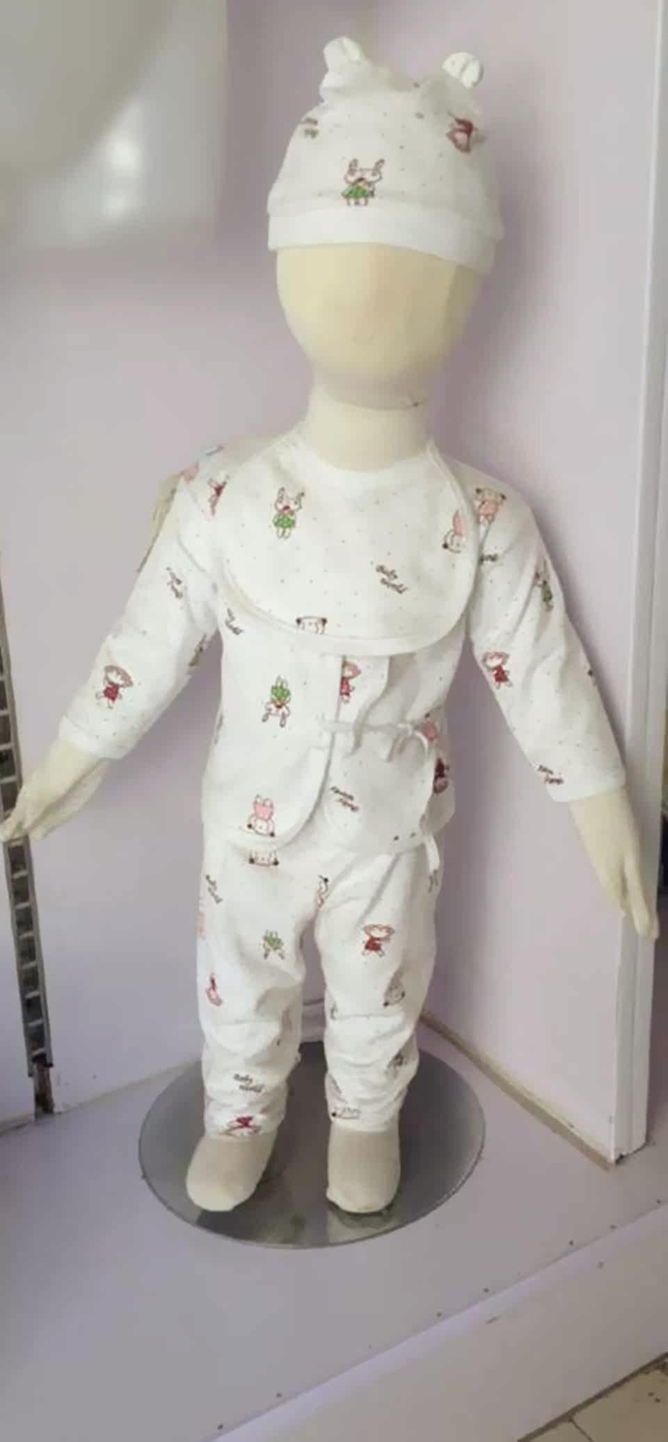 Coffret cadeau pour nouveau-né - vêtements - Ref 1960027 Image 3