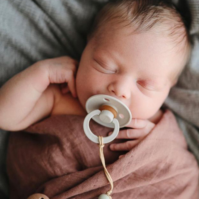 丹麦新生婴儿安抚奶嘴超软防胀气0到3-6个月一岁以上睡觉神器