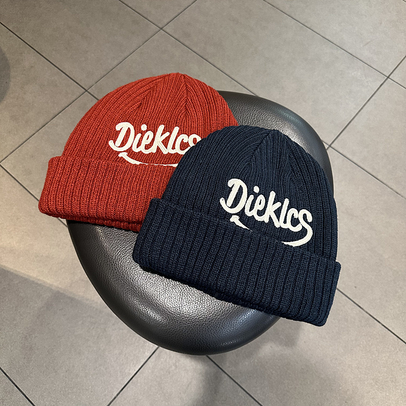 时尚大字母Dieklc刺绣秋冬保暖针织套头帽女街头保暖护耳包头帽男