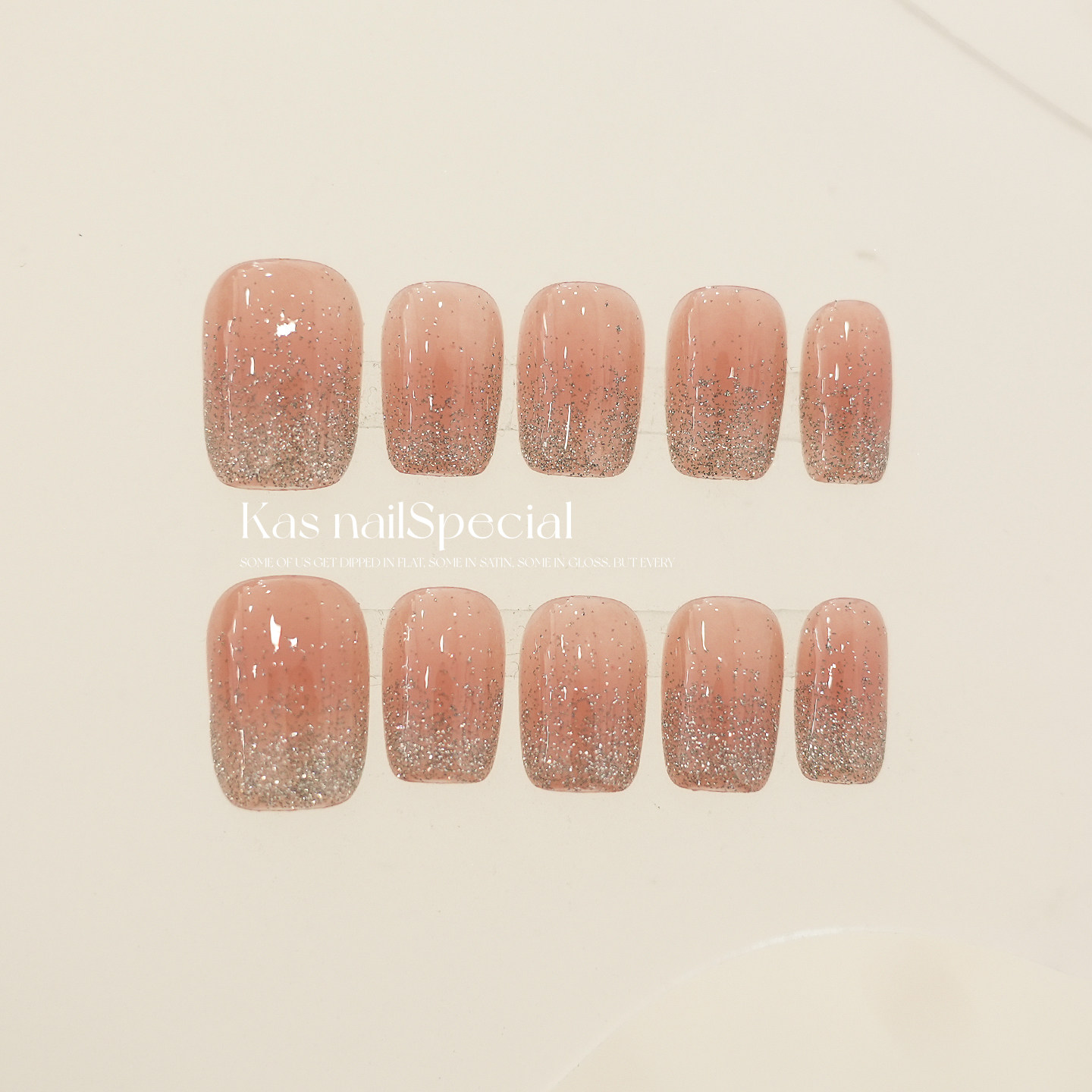 「初雪桃桃」甜美可爱粉色碎钻穿戴甲爆闪高级新娘伴娘纯手工美甲,彩妆/香水/美妆工具,穿戴甲/甲片,淘宝优惠券,粉丝福利购,淘宝优惠卷