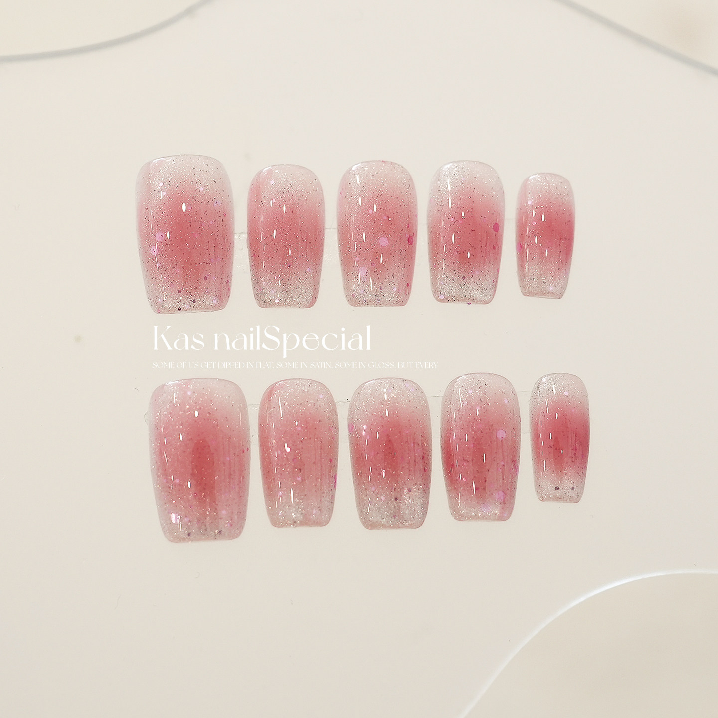 「碎冰莓」纯手工渐变猫眼穿戴甲甜美糖果冻2026年新款高级感美甲