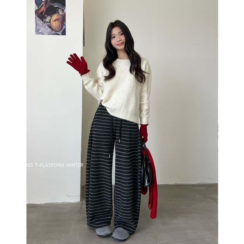 T台款厚绒毛呢条纹卫裤