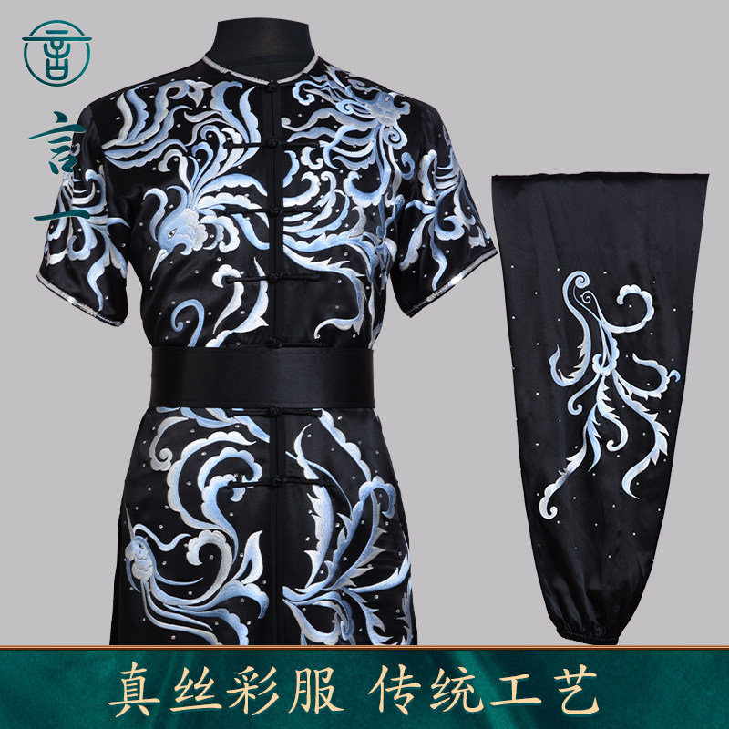 言一武术比赛绣花长拳