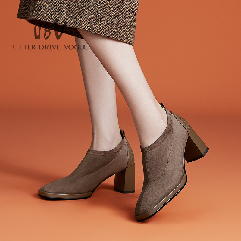 UDV休闲裸靴粗跟拼接时装靴