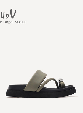 UDV2024春夏莱卡布时尚夹脚拖鞋圆头平底休闲女鞋英伦风沙滩鞋