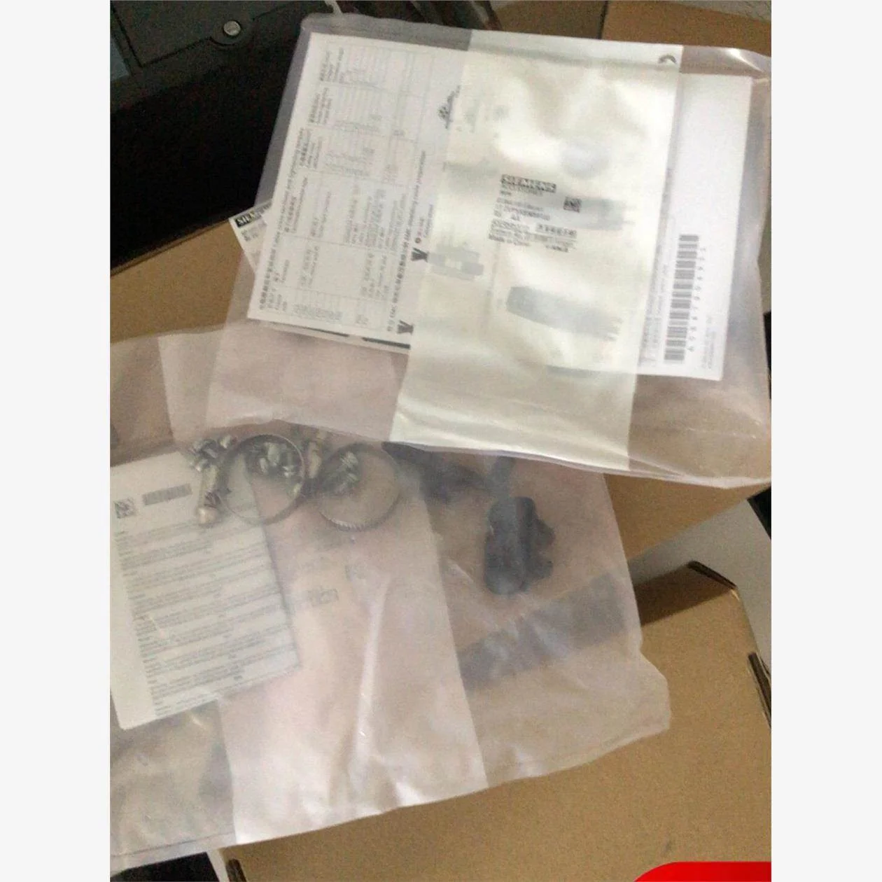 非实价议价议价拍前议价：西门子变频器G120XA安装附件、安装螺丝
