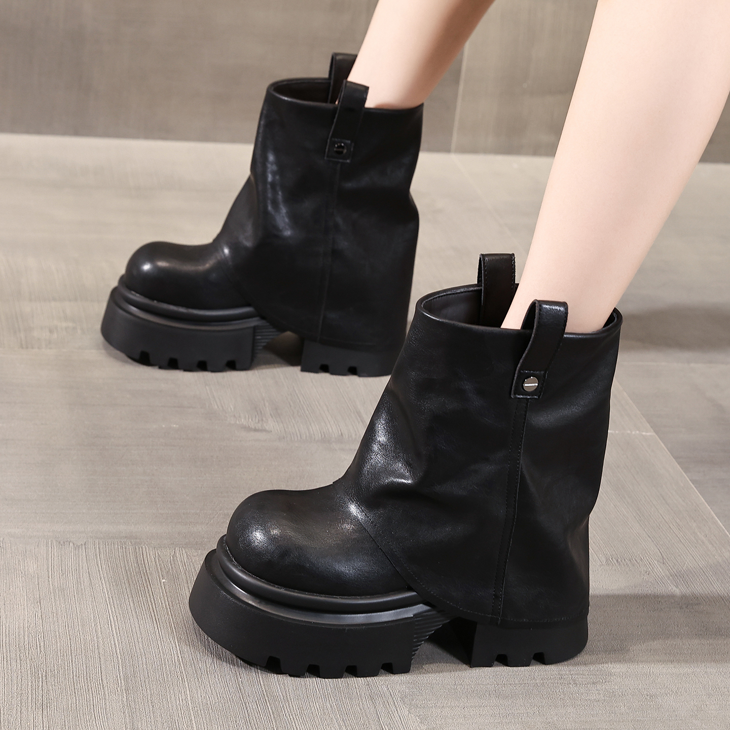 厚底内增高马丁靴女2025新款秋冬