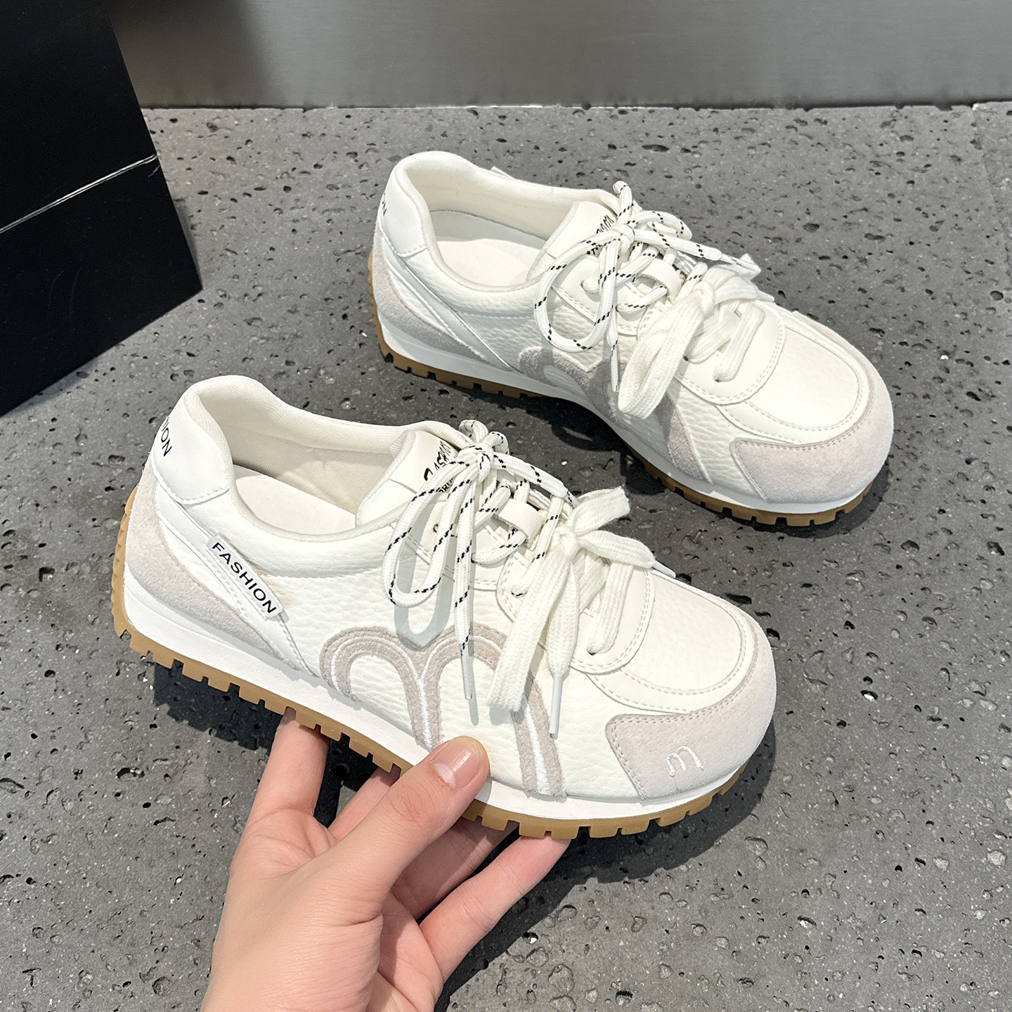 真皮德训小白鞋女2026春季新款爆款超火圆头系带软底休闲阿甘板鞋,女鞋,德训鞋,淘宝优惠券,粉丝福利购,淘宝优惠卷