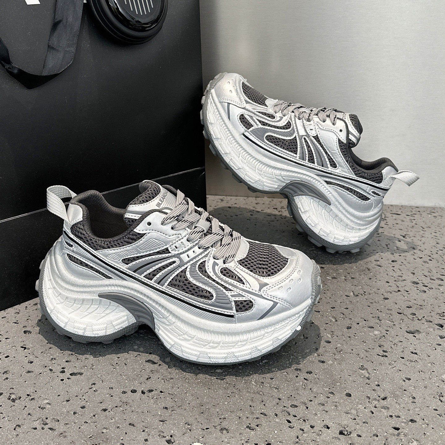 欧货网面透气老爹鞋女2026春季新款爆款厚底小个子增高运动休闲鞋