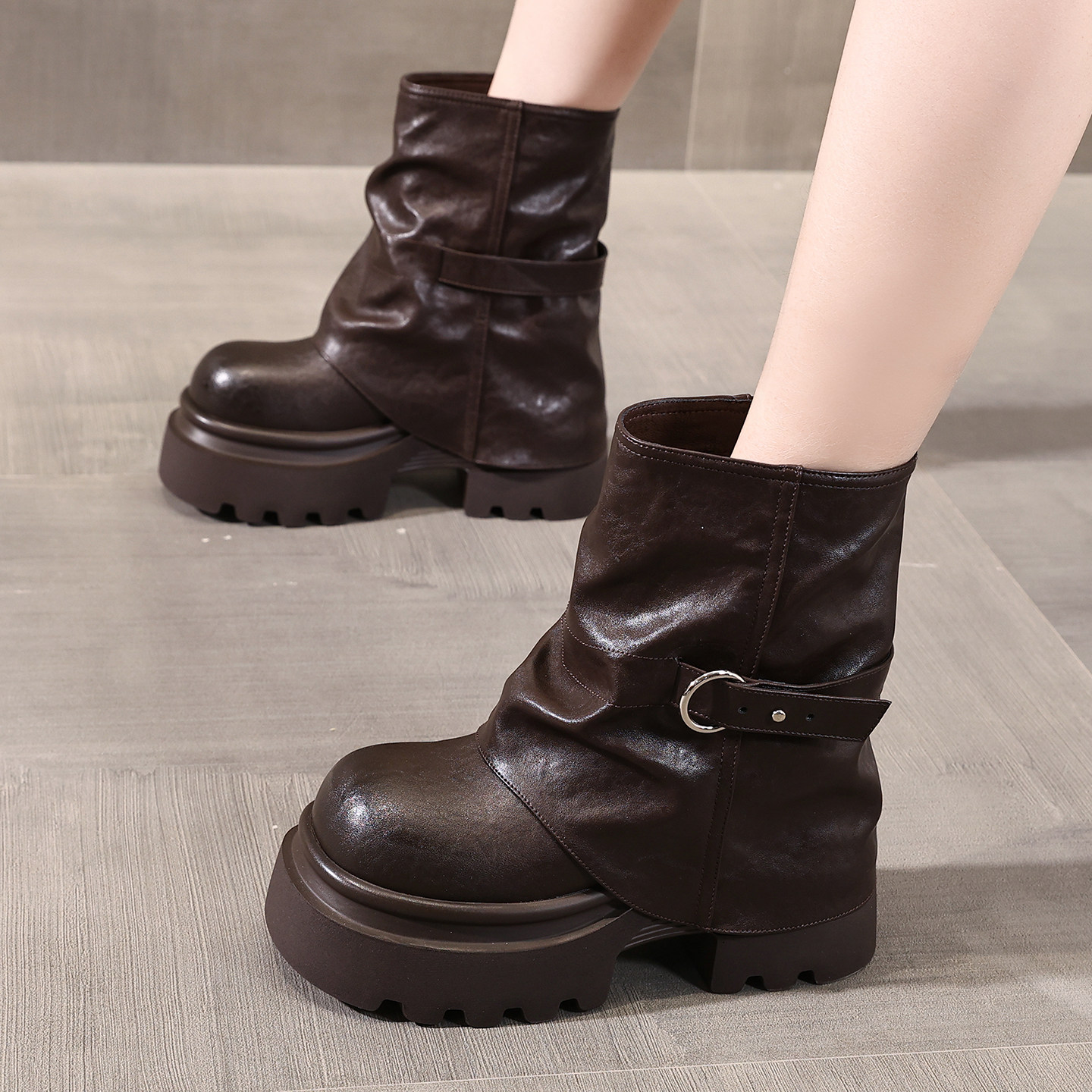 棕色内增高马丁靴女2025新款英伦风冬季加绒保暖厚底裤管堆堆短靴