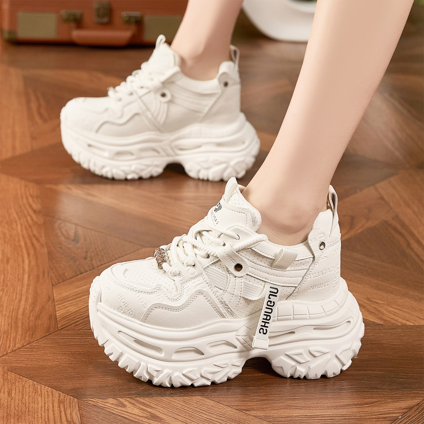 欧洲站白色老爹鞋女2026春季新款超火厚底小个子内增高运动休闲鞋,女鞋,时尚休闲鞋,淘宝优惠券,粉丝福利购,淘宝优惠卷