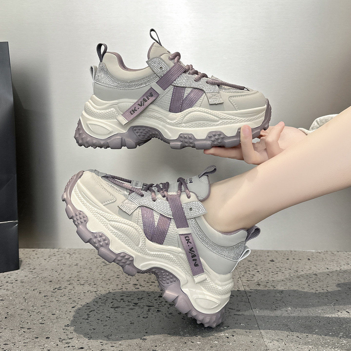 欧洲站水钻老爹鞋女2025新款秋冬加绒棉鞋厚底小个子增高运动女鞋,女鞋,时尚休闲鞋,淘宝优惠券,粉丝福利购,淘宝优惠卷