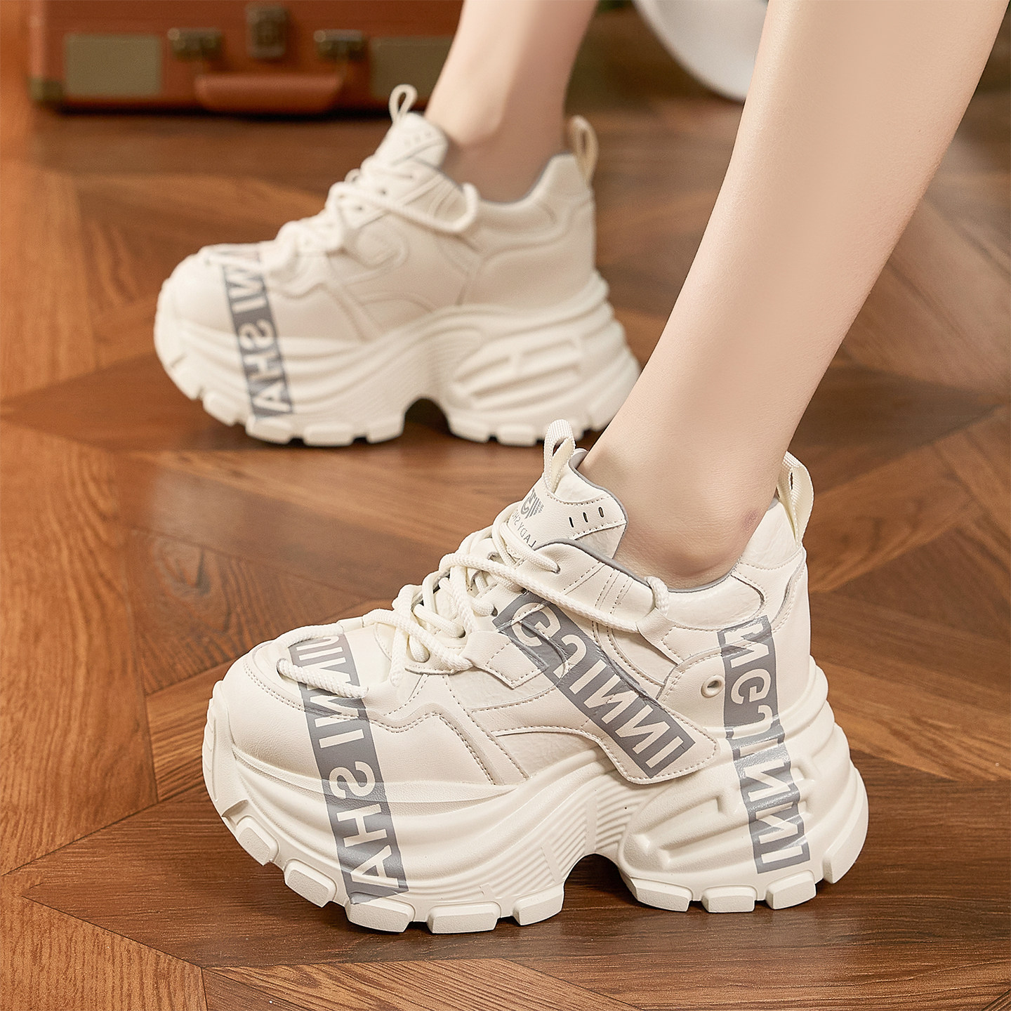 欧洲站小个子老爹鞋女2026春季新款爆款字母厚底内增高运动小白鞋,女鞋,时尚休闲鞋,淘宝优惠券,粉丝福利购,淘宝优惠卷