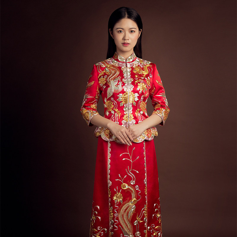 花伴中式嫁衣秀禾服定制2021新款敬酒服结婚龙凤褂真丝纯手工刺绣