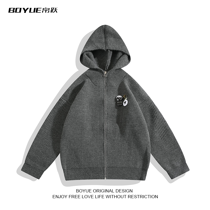 BOYUE帛跃纯色连帽毛衣配徽章