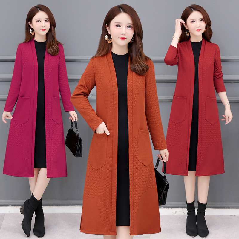 蓝思梦常规袖V领中长款复古外套