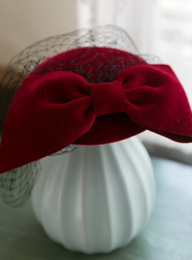 法式新娘名媛优雅敬酒服网纱面纱酒红色丝绒小礼帽女晚宴礼服旗袍