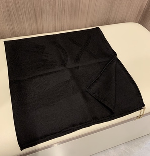 高阶 自带吊坠扣定织马具提花黑色丝毛围巾 桑蚕丝绵羊毛超软方巾