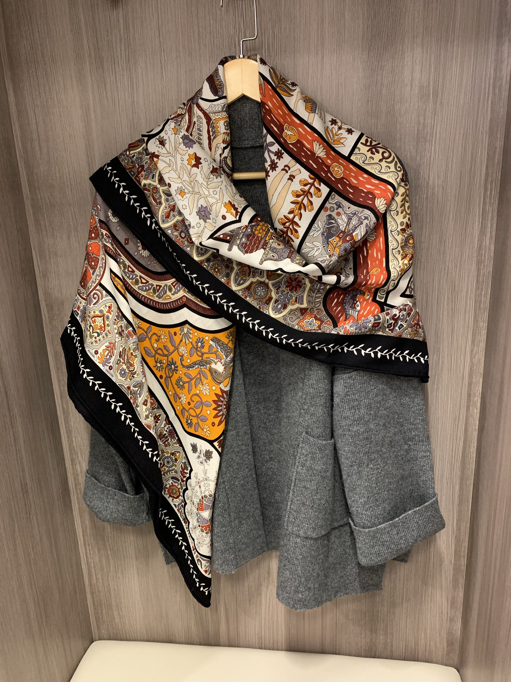 王宫之门 高品质台版印桑蚕丝绵羊毛披肩 丝毛大尺寸方巾