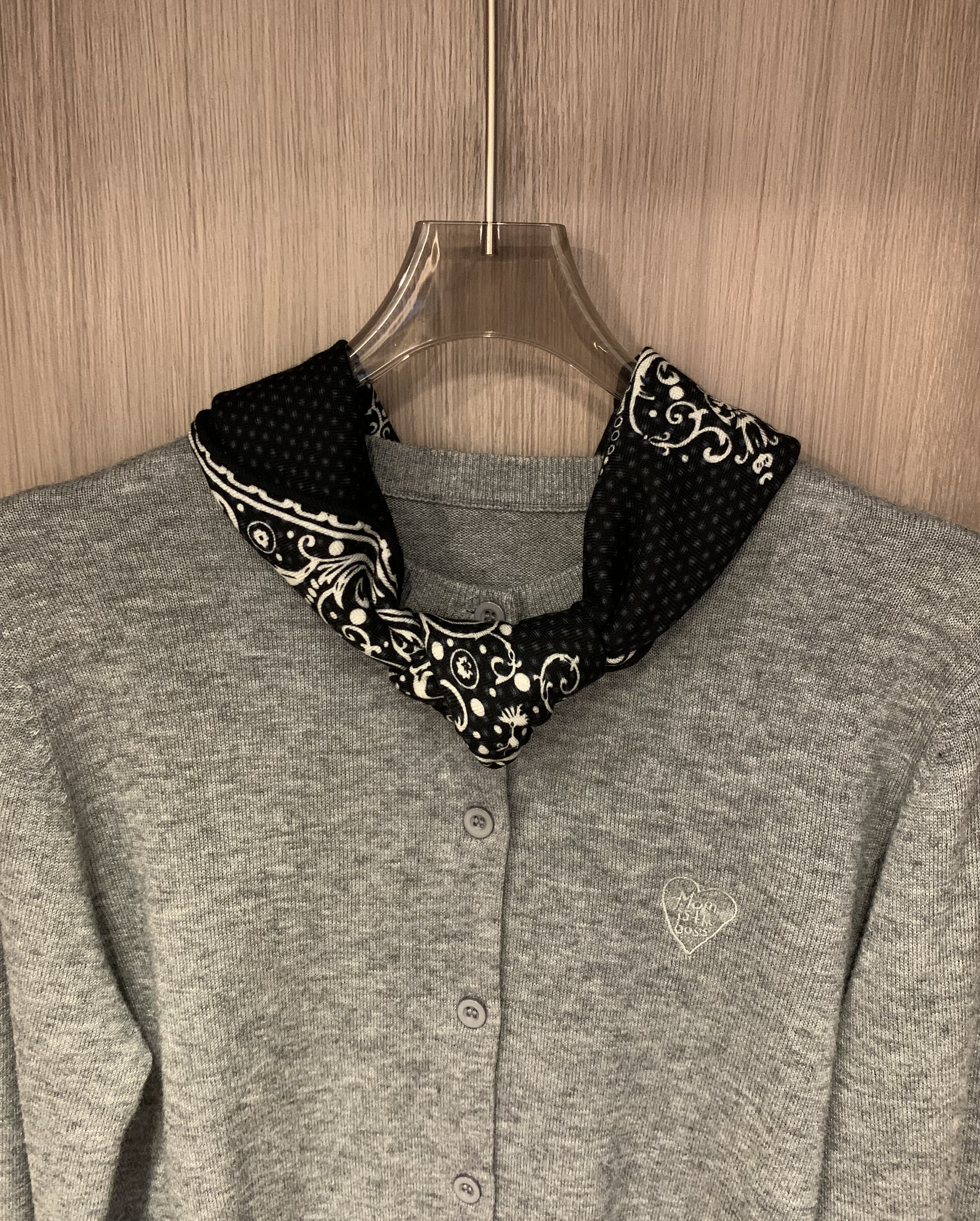 11福利 波点图腾丝毛中方巾 百搭黑色桑蚕丝绵羊毛丝巾围巾女