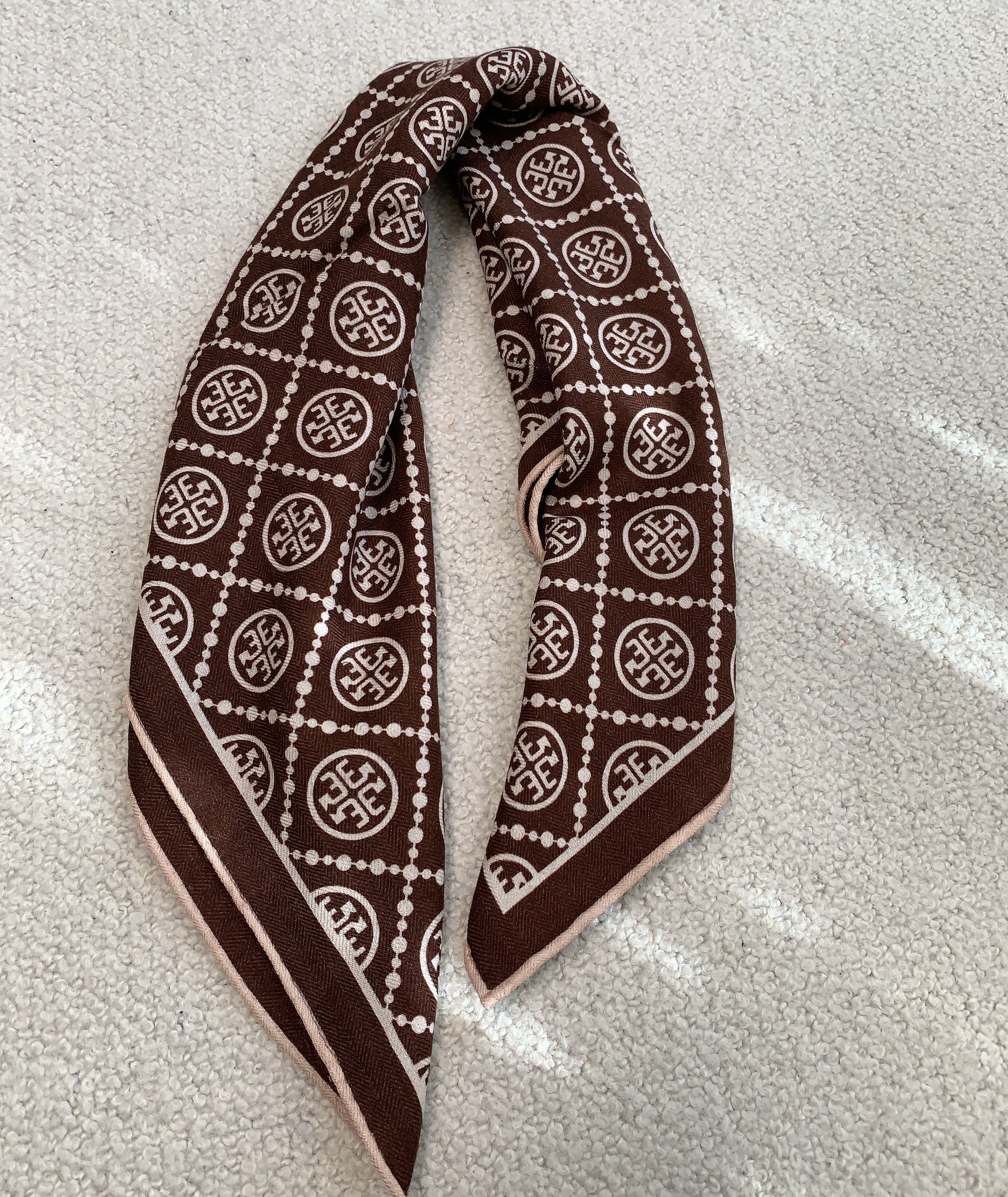 经典流珠咖色 百搭桑蚕丝绵羊毛围巾 时尚保暖丝毛方巾