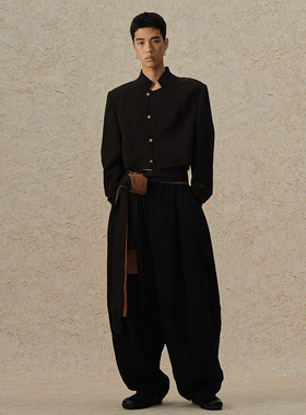 【MORIN KHUUR 牧仁】黑色斜门襟短款上装