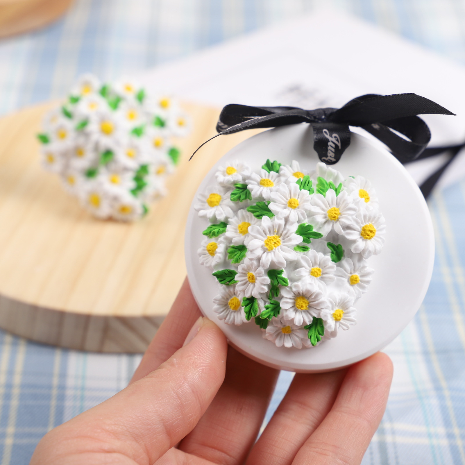 小雏菊香薰石膏挂牌硅胶模具DIY汽车装饰挂件花朵衣橱扩香片模具