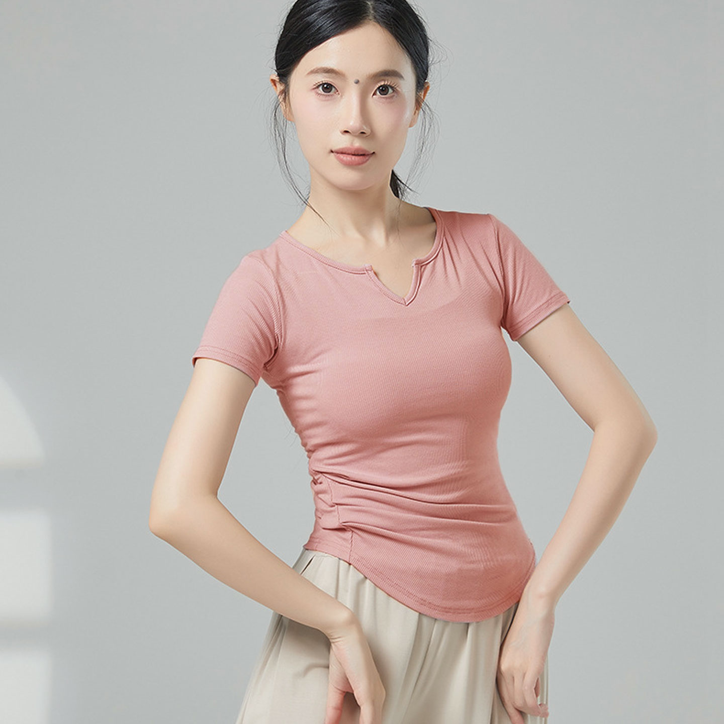 少量清仓显瘦女短袖舞蹈上衣图片