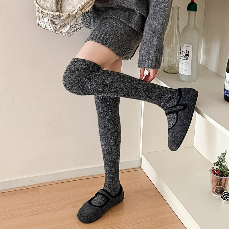 韩版复古黑灰色防寒暖毛绒高筒袜