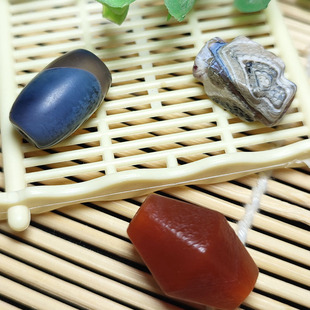 天然玛瑙原石雕刻件文玩配饰DIY饰品配件散珠钙化手串108配珠批发