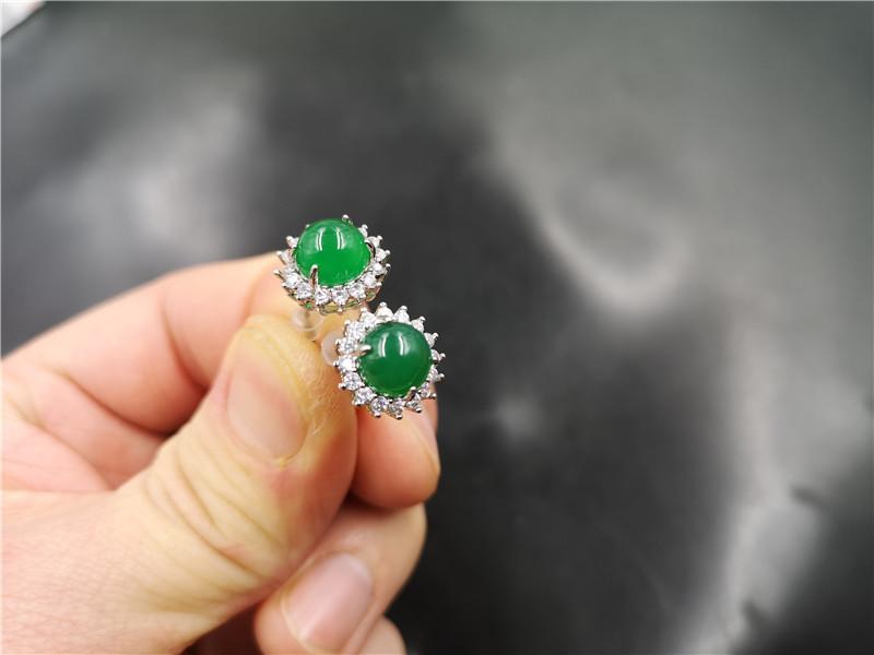 华夏美玉925银镶嵌耳针翠绿色