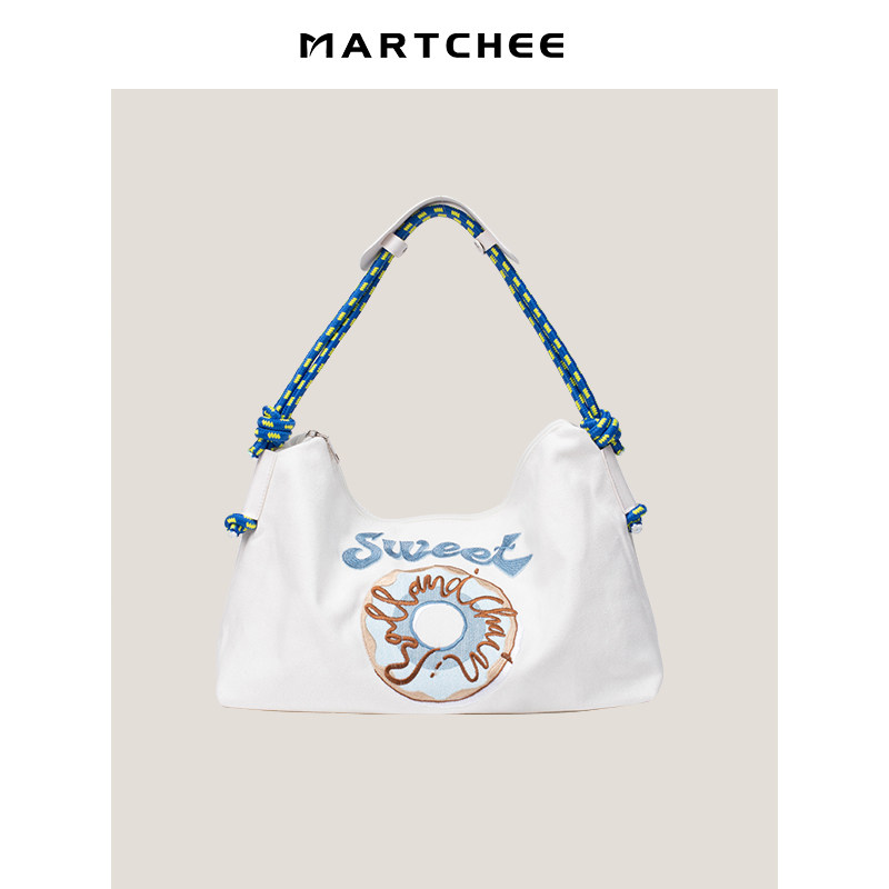 martchee/玛驰卡通刺绣包包女2023新款大容量斜跨包学院风托特包