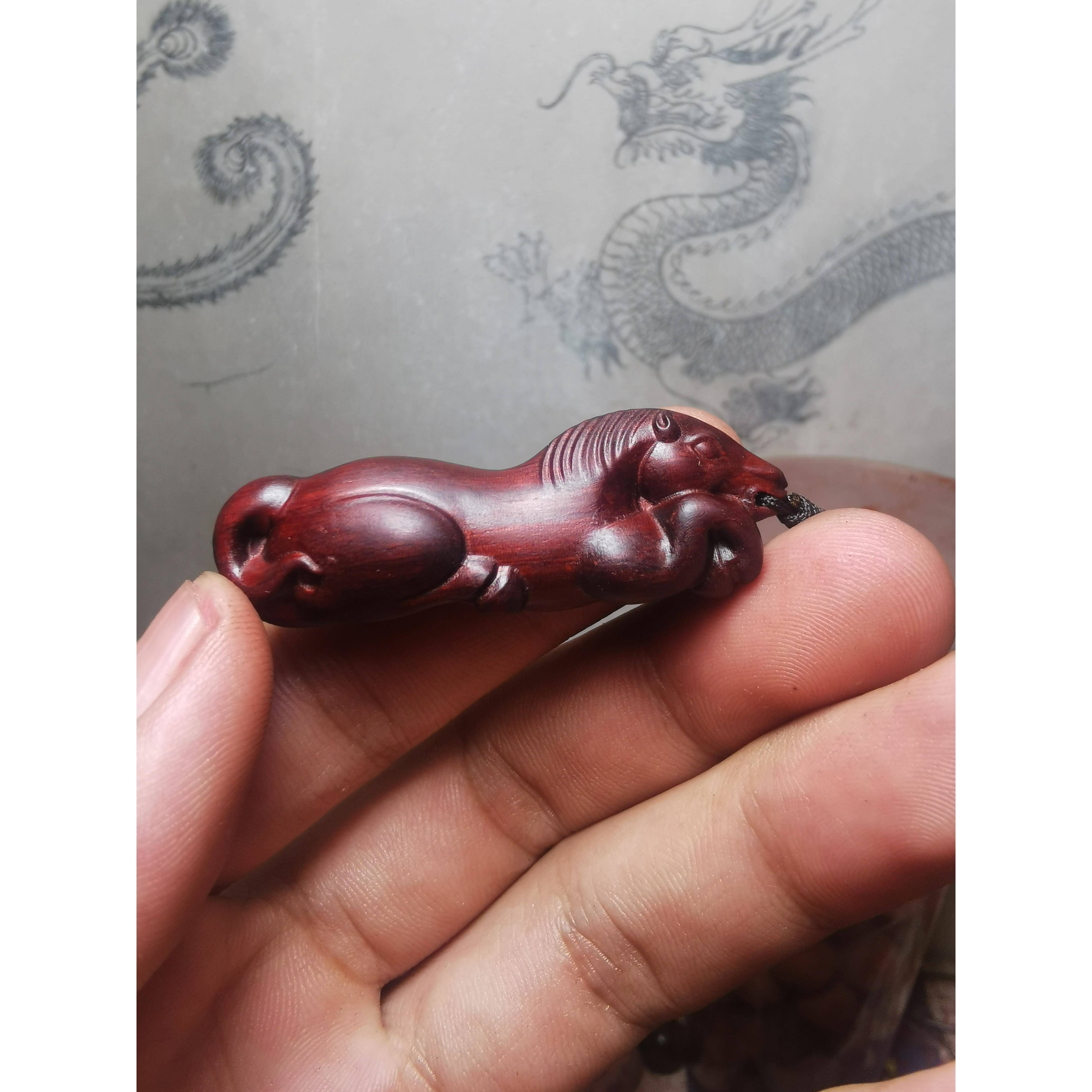 紫檀红木头精雕刻动物生肖马车钥匙扣小吊坠文盘玩手把挂件摆饰品