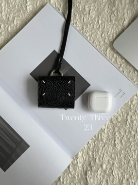 Twenty Three小众高级感翻盖牛皮耳机包 百搭包挂