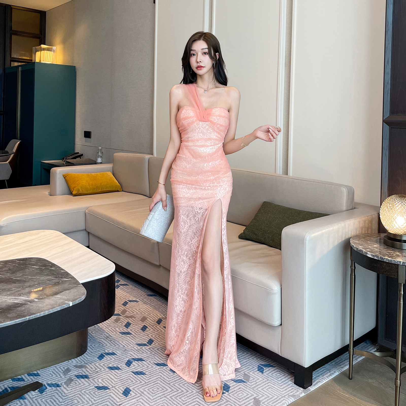 缪斯女神粉色性感蕾丝开叉长裙